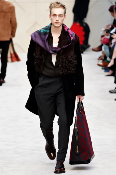 Look 17